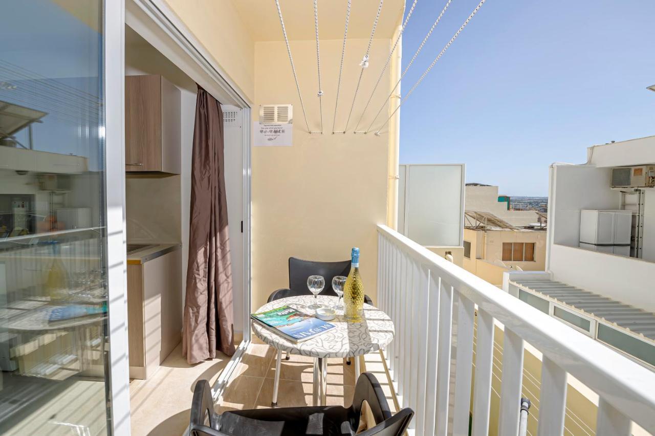 Summer Breeze Comfort Sunny Apartments Close To The Sandy Beaches - By Getawaysmalta Mellieħa Exterior foto